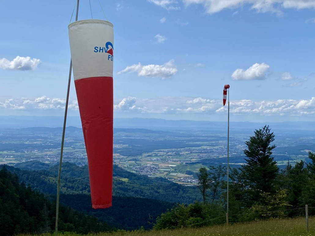 Blick vom Windsack aus vom Startplatz West nach Waldkirch